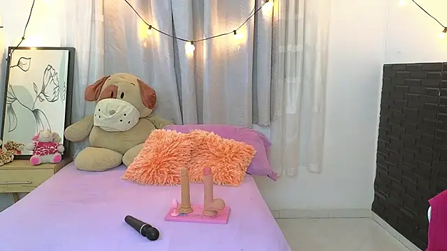 SERAFINA  online show from October 21, 1:23 pm