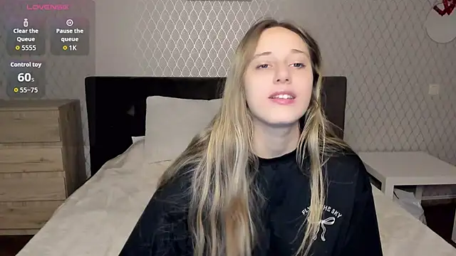 blondyriss online show from October 8, 6:27 pm