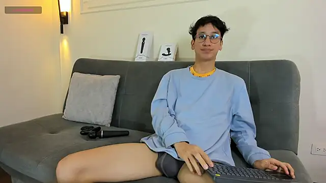 Cum hunters online show from November 18, 3:23 am