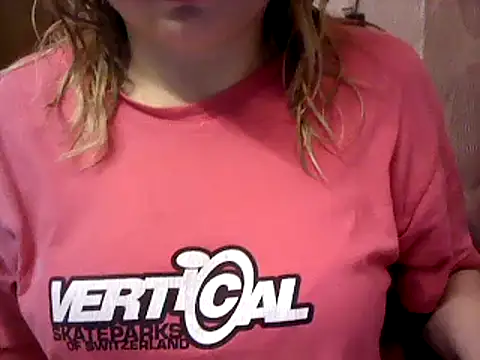Allie Janet online show from January 17, 4:39 am