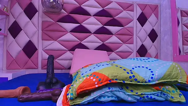 Snapshot of Auroraa_miller chatting on November 9, 12:03 pm Auroraa miller online show from November 9, 12:03 pm