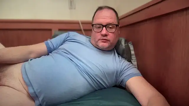 Snapshot of __DR3W__ chatting on March 3, 4:03 pm DR3W online show from March 3, 4:03 pm