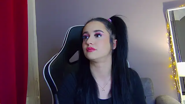 Snapshot of Eva_Lovvia_ chatting on February 19, 7:59 pm Eva Lovvia  online show from February 19, 7:59 pm