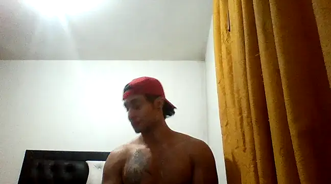 Snapshot of davidcr89 chatting on February 1, 10:26 am davidcr89 online show from February 1, 10:26 am
