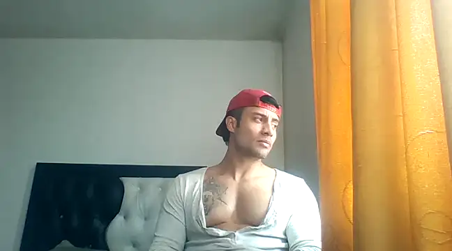 Snapshot of davidcr89 chatting on February 23, 8:22 pm davidcr89 online show from February 23, 8:22 pm
