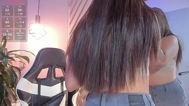 Snapshot of madel_cristin chatting on January 16, 3:45 am madel cristin online show from January 16, 3:45 am