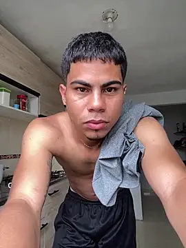 Snapshot of Dannytwinksxxx chatting on March 23, 2:21 pm Dannytwinksxxx online show from March 23, 2:21 pm