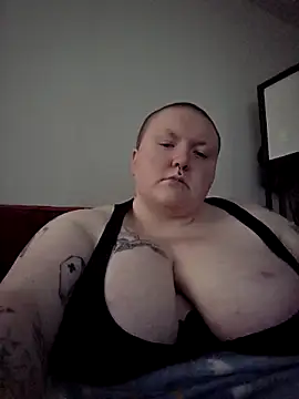 CorgiGodez98 online show from April 14, 1:33 am