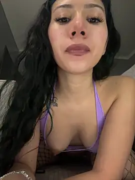 emilyslut2005 online show from January 24, 2:39 am