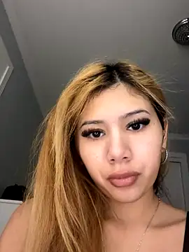 emilyslut2005 online show from November 21, 6:23 am