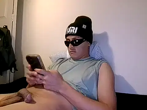 Snapshot of PerroDemonioHot chatting on February 4, 4:48 am PerroDemonioHot online show from February 4, 4:48 am