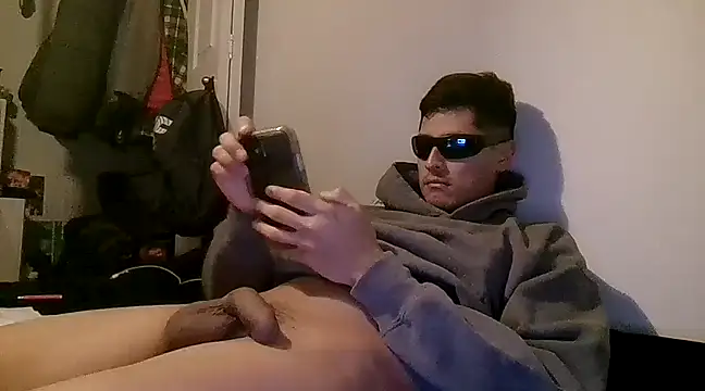 Snapshot of PerroDemonioHot chatting on February 6, 5:46 am PerroDemonioHot online show from February 6, 5:46 am