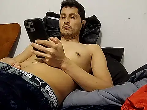 Snapshot of PerroDemonioHot chatting on January 7, 10:56 pm PerroDemonioHot online show from January 7, 10:56 pm