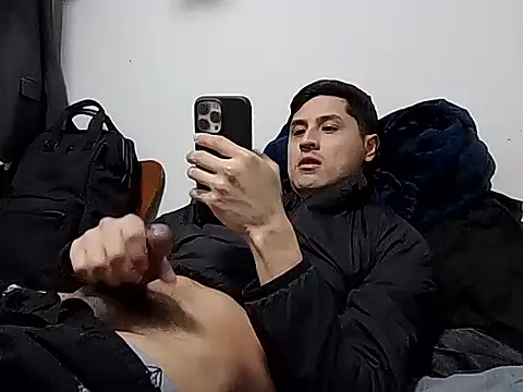 Snapshot of PerroDemonioHot chatting on February 14, 12:51 am PerroDemonioHot online show from February 14, 12:51 am