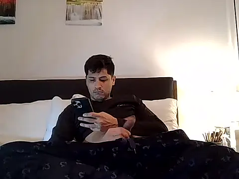 Snapshot of PerroDemonioHot chatting on February 17, 4:09 am PerroDemonioHot online show from February 17, 4:09 am