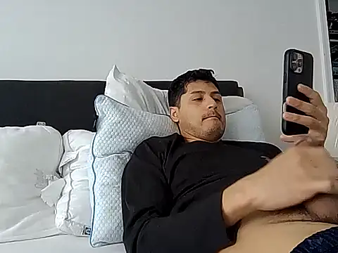 Snapshot of PerroDemonioHot chatting on February 17, 4:57 pm PerroDemonioHot online show from February 17, 4:57 pm