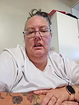 k1w1bbw online show from February 8, 6:33 am