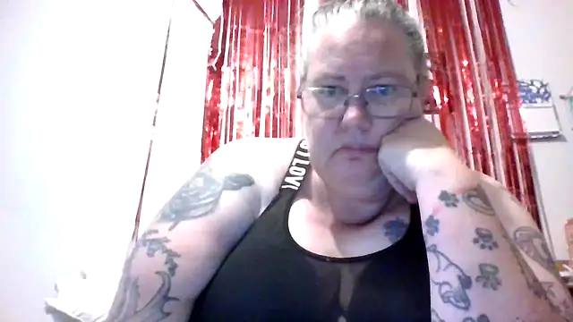 k1w1bbw online show from February 15, 7:27 am