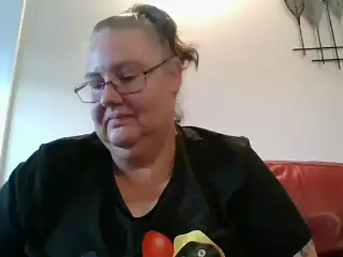 k1w1bbw online show from February 25, 6:36 am