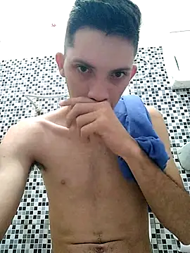 welitonzz28 online show from May 12, 9:39 am