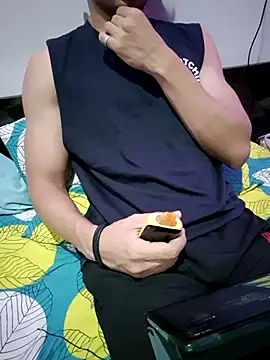 Snapshot of hot_hunk_boy chatting on September 22, 4:03 am hot hunk boy online show from September 22, 4:03 am