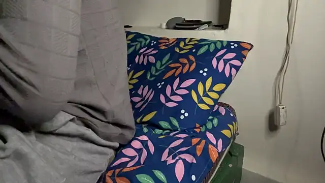 Snapshot of hot_hunk_boy chatting on December 17, 7:09 pm hot hunk boy online show from December 17, 7:09 pm