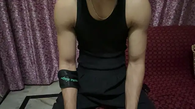 Snapshot of hot_hunk_boy chatting on March 1, 10:06 am hot hunk boy online show from March 1, 10:06 am