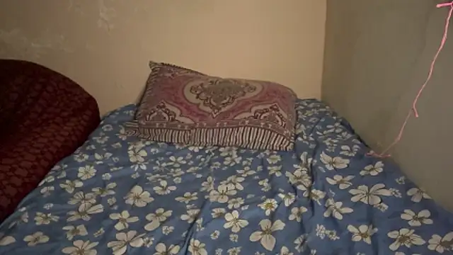 Snapshot of hot_hunk_boy chatting on March 3, 6:47 pm hot hunk boy online show from March 3, 6:47 pm