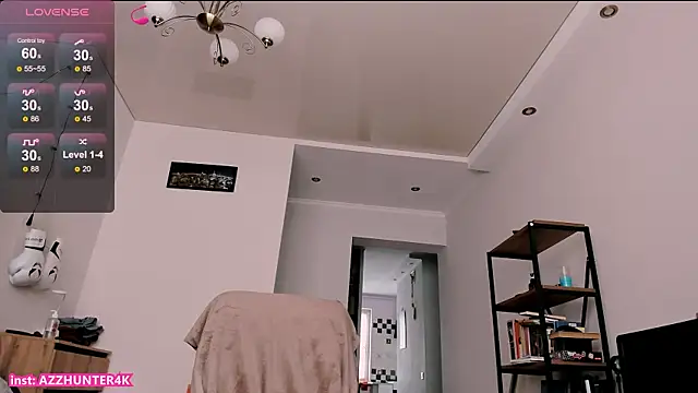 Snapshot of AssHunter4k chatting on March 31, 8:04 am AssHunter4k online show from March 31, 8:04 am