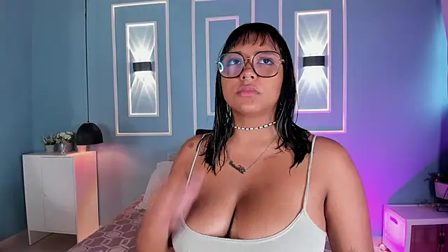 isabella zc online show from July 15, 11:59 am
