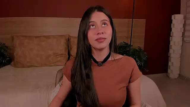 hannah brady online show from November 20, 11:59 pm