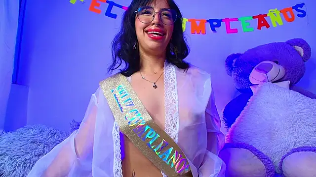 Snapshot of MiaFlamesxxx chatting on November 24, 4:12 am MiaFlamesxxx online show from November 24, 4:12 am