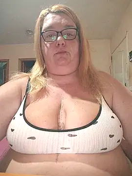 diosacurvy1984 online show from November 10, 7:51 am