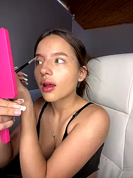 Sofia18 pinkk online show from October 18, 7:47 pm