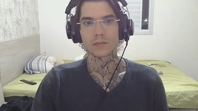 Snapshot of smokingink chatting on June 21, 10:01 pm smokingink online show from June 21, 10:01 pm