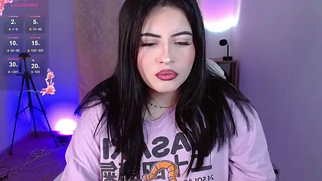 isabella1616 online show from June 7, 3:54 am