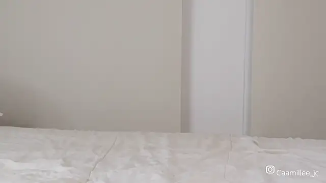 caamillee  online show from September 22, 4:47 am