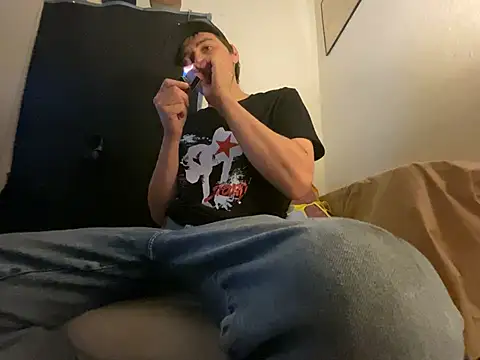 Snapshot of almighty_d chatting on January 16, 4:49 am almighty d online show from January 16, 4:49 am