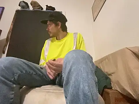 Snapshot of almighty_d chatting on February 9, 5:44 am almighty d online show from February 9, 5:44 am