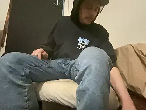 Snapshot of almighty_d chatting on February 10, 5:00 am almighty d online show from February 10, 5:00 am