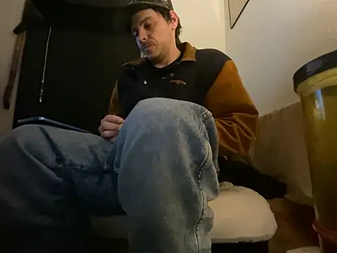 Snapshot of almighty_d chatting on February 16, 6:31 am almighty d online show from February 16, 6:31 am