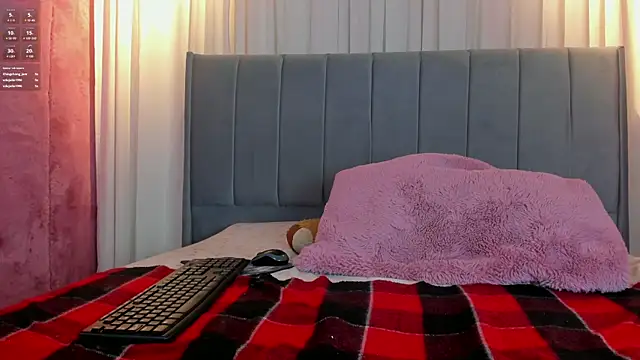 Snapshot of camilapersy chatting on February 10, 3:53 pm camilapersy online show from February 10, 3:53 pm