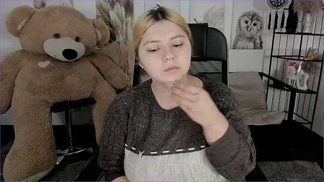 DiaAngell online show from January 17, 7:28 pm