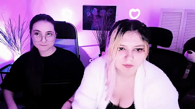 DiaAngell online show from April 3, 8:40 pm