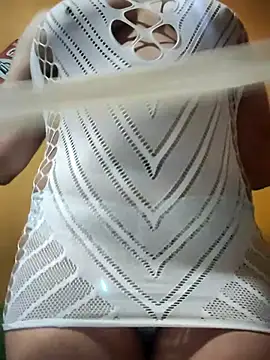 ilonna2025 online show from October 29, 10:55 pm