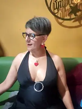 ilonna2025 online show from February 26, 8:52 pm