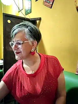 Snapshot of ilonna2025 chatting on April 19, 9:17 pm ilonna2025 online show from April 19, 9:17 pm
