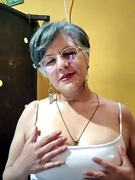 Snapshot of ilonna2025 chatting on June 17, 2:25 am ilonna2025 online show from June 17, 2:25 am