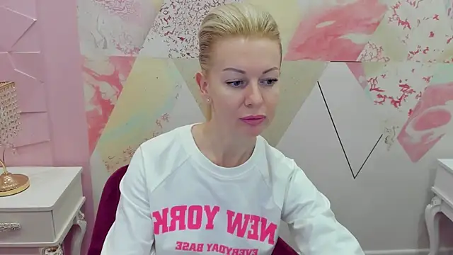 Helly bolly43 online show from January 17, 7:30 am