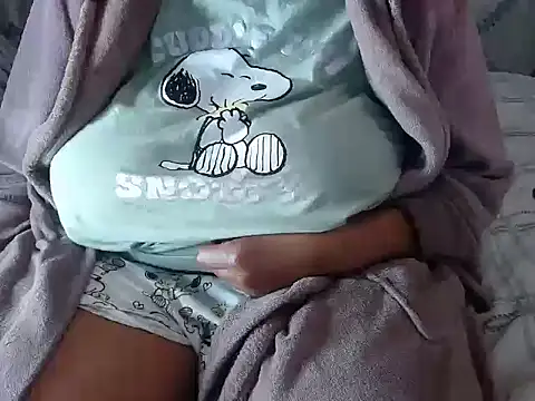 Snapshot of BUBBLYBUNNYxx chatting on October 19, 6:19 pm BUBBLYBUNNYxx online show from October 19, 6:19 pm